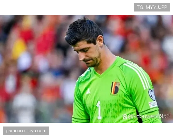 库尔图瓦与吕宁的门将对决进入关键期 赛场表现引发广泛期待