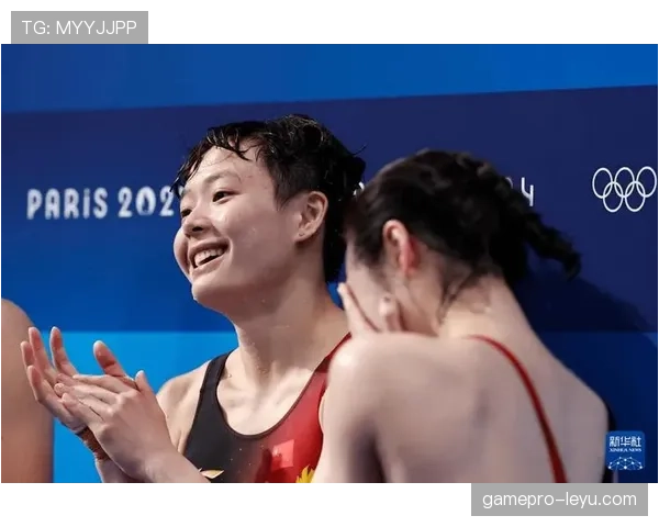 昌雅妮跳水完回家直接睡衣瘫沙发，这反差谁懂啊